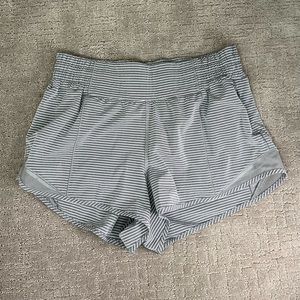 Lululemon Hotty Hot Short 2.5”